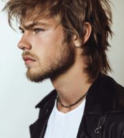a guy with a modern mullet haircuts
